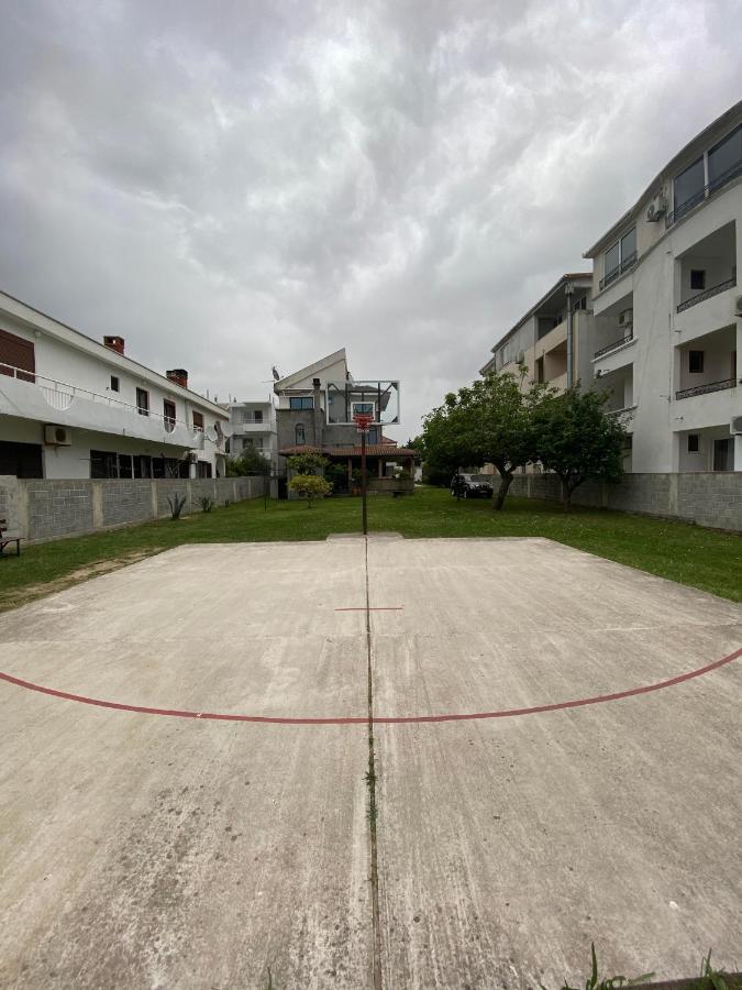 Apartments Toni Улцин Екстериор снимка