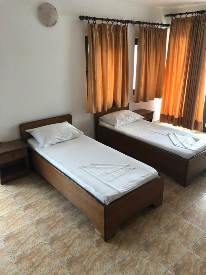 Apartments Toni Улцин Екстериор снимка